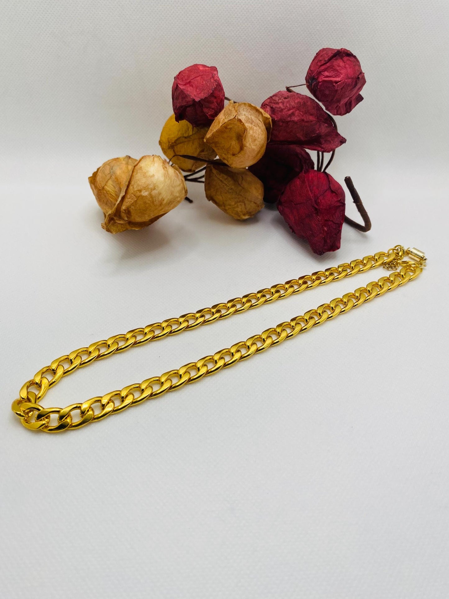 18k Gold Plated Cuban Link Chain Necklace: 9mm Magnetic Clasp