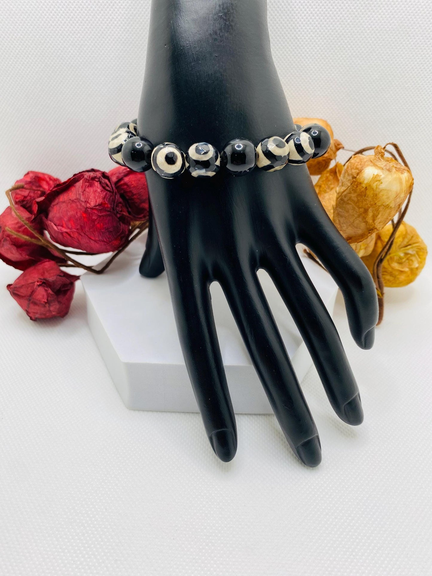 Onyx & DZI Agate Gemstone Beaded Bracelet