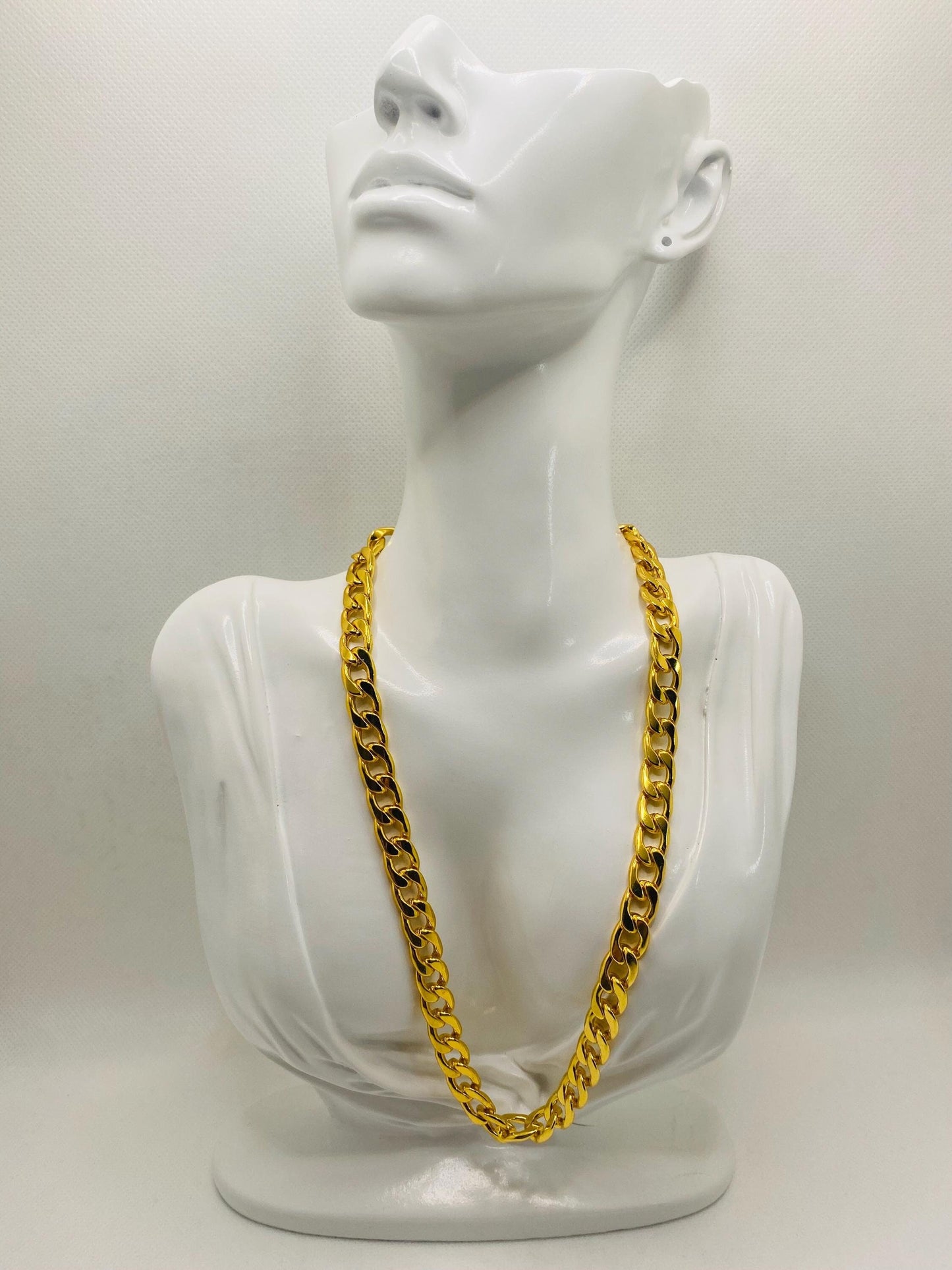 18k Gold Plated Cuban Link Chain Necklace: 9mm Magnetic Clasp