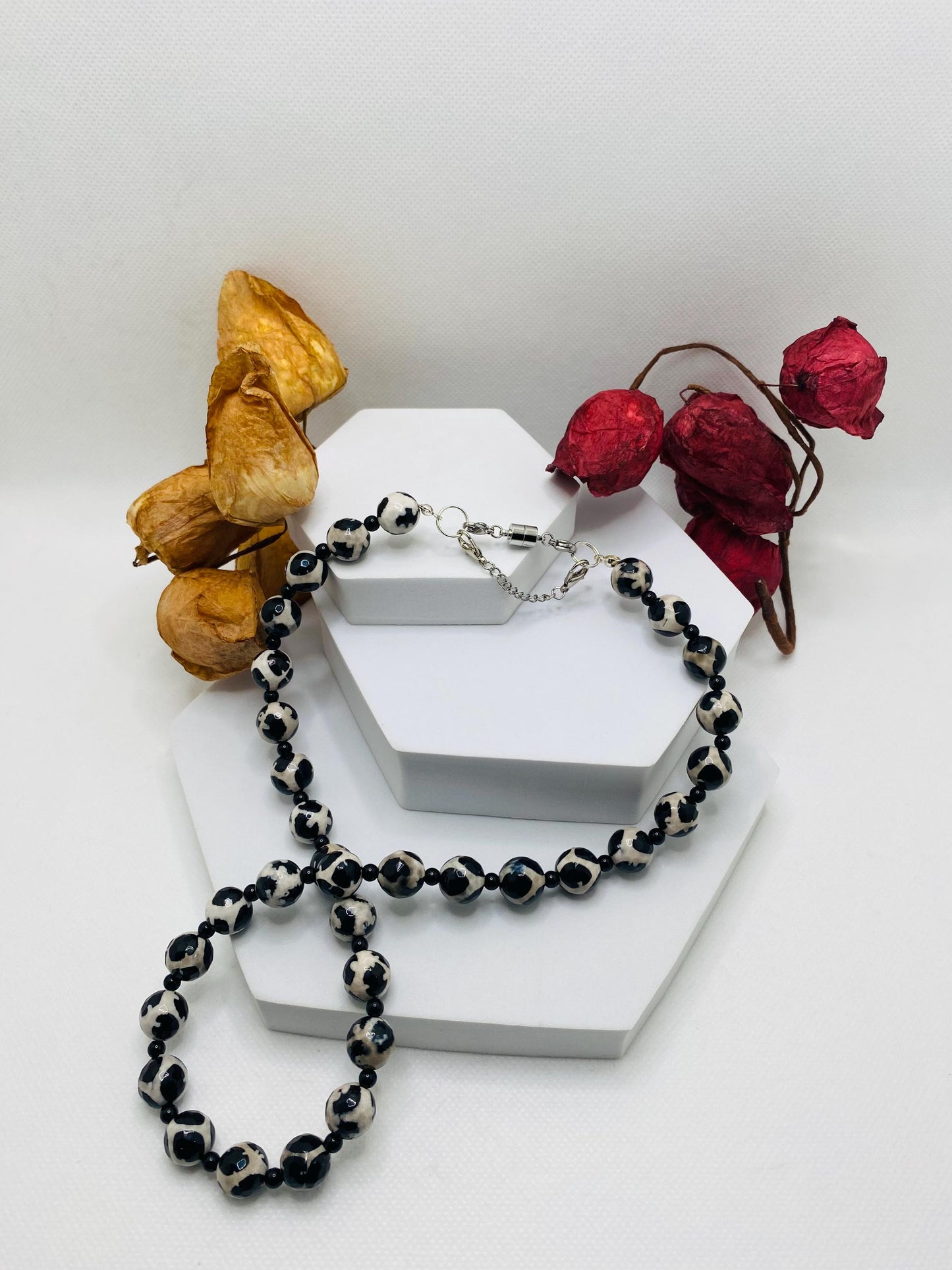 Faceted Tibetan Agate Necklace with Black Onyx Beads