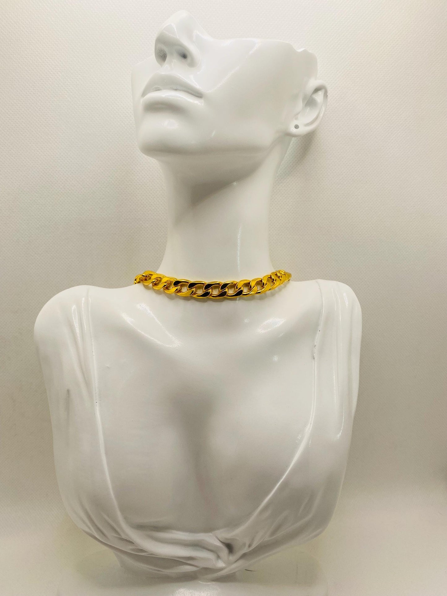 18k Gold Plated Cuban Link Chain Necklace: 9mm Magnetic Clasp