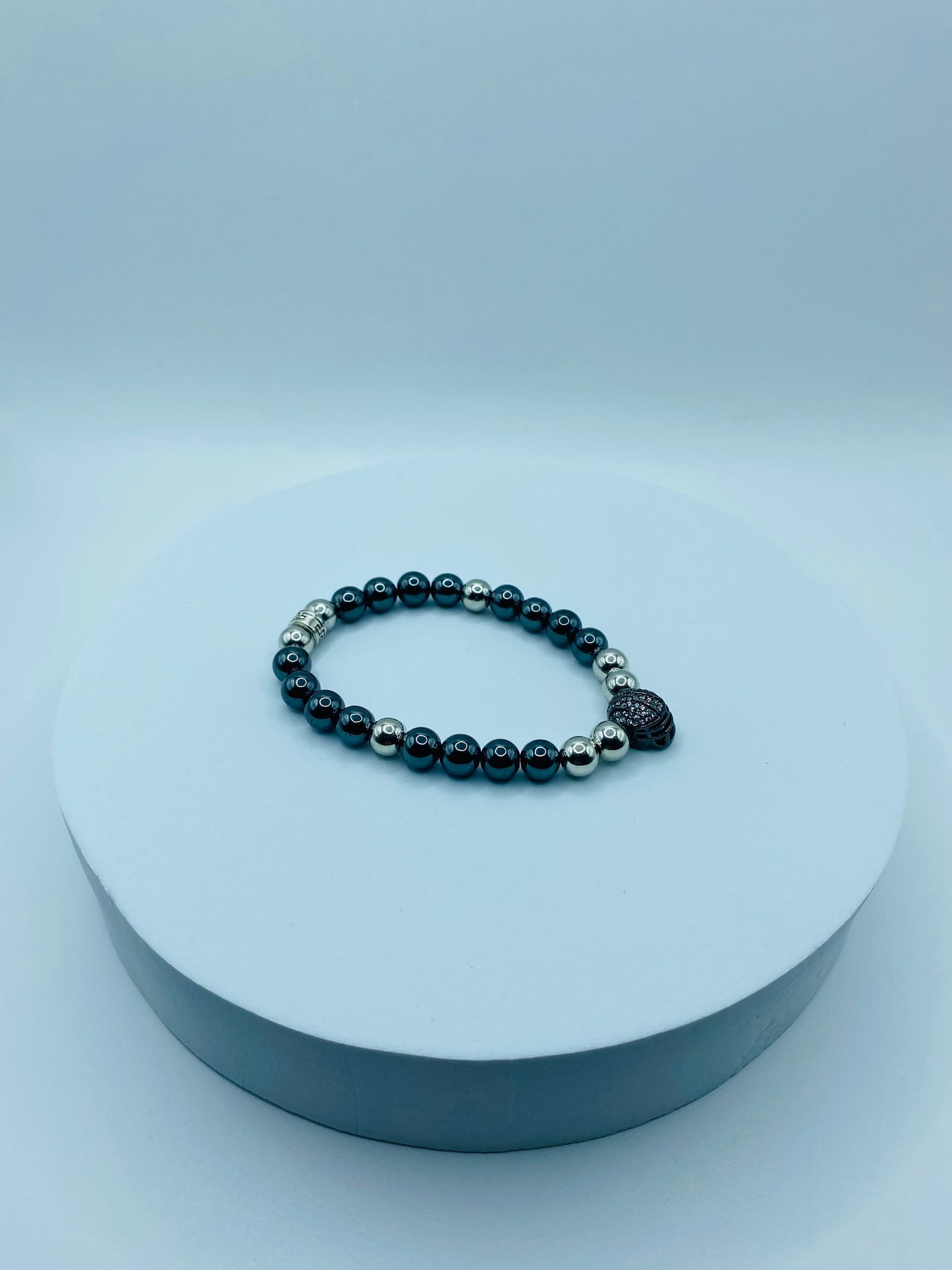 Las Vegas Raiders Mens Bracelet - Hematite Gemstone Beads and Football Helmet - Bracelets for Women