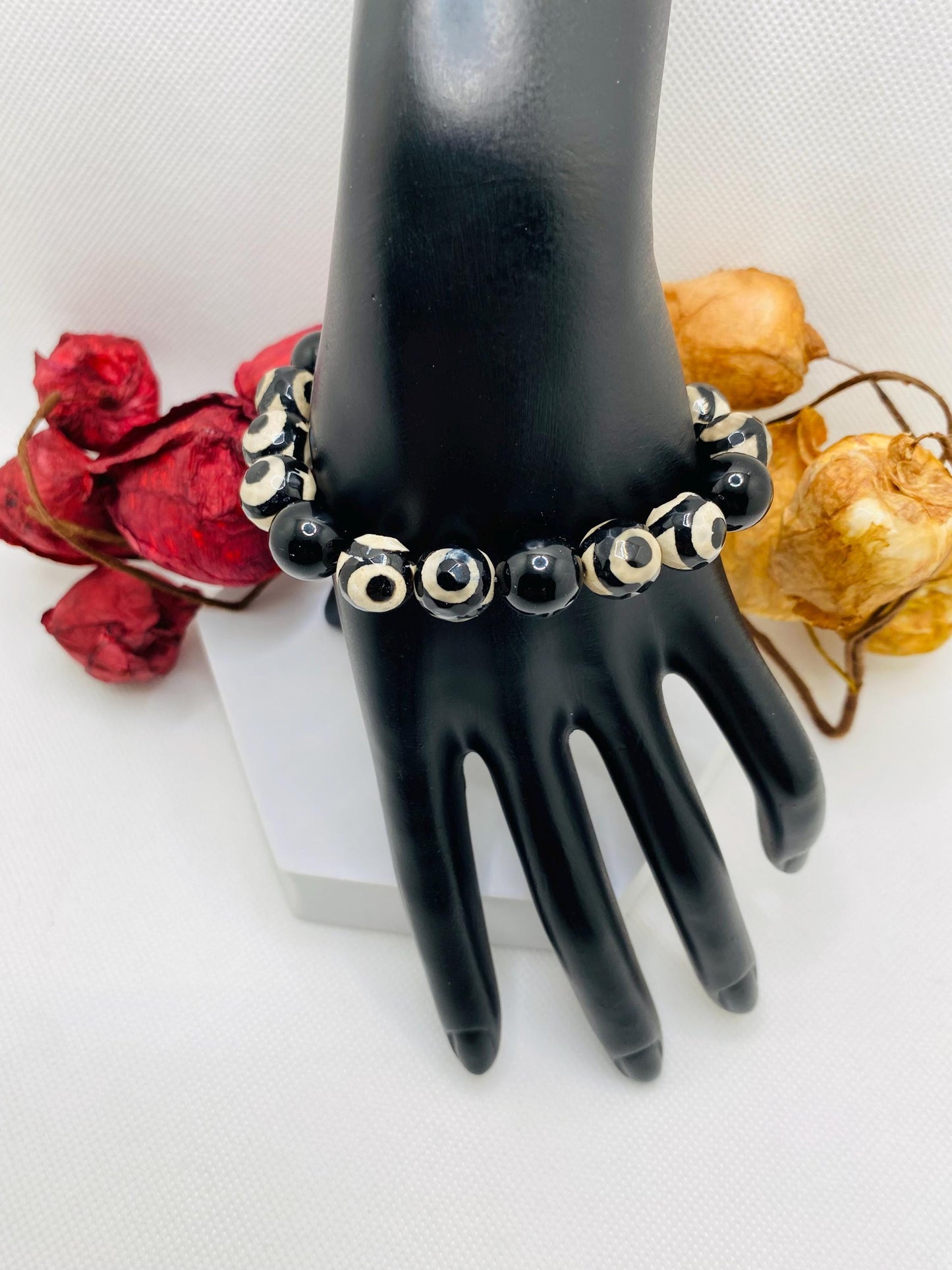 Onyx & DZI Agate Gemstone Beaded Bracelet