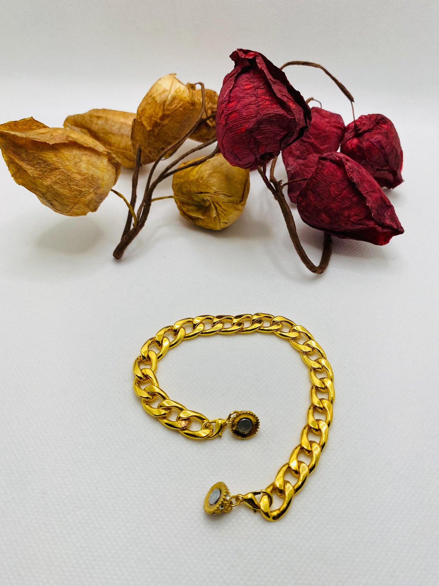 Gold Plated Cuban Link Bracelet: Stainless Steel Magnetic Clasp