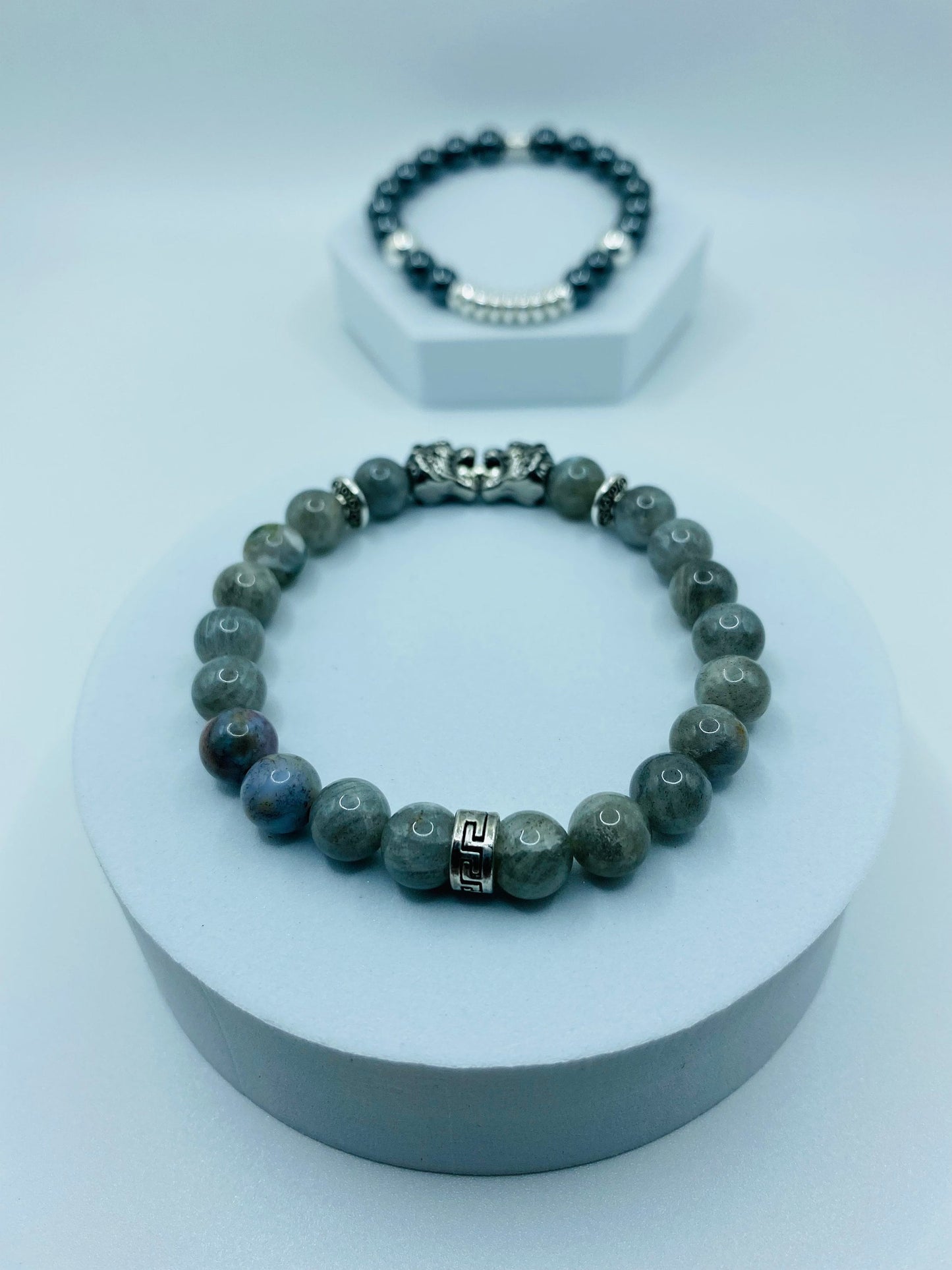 Mens Labradorite Beaded Bracelet: Stainless Steel Tiger Charm