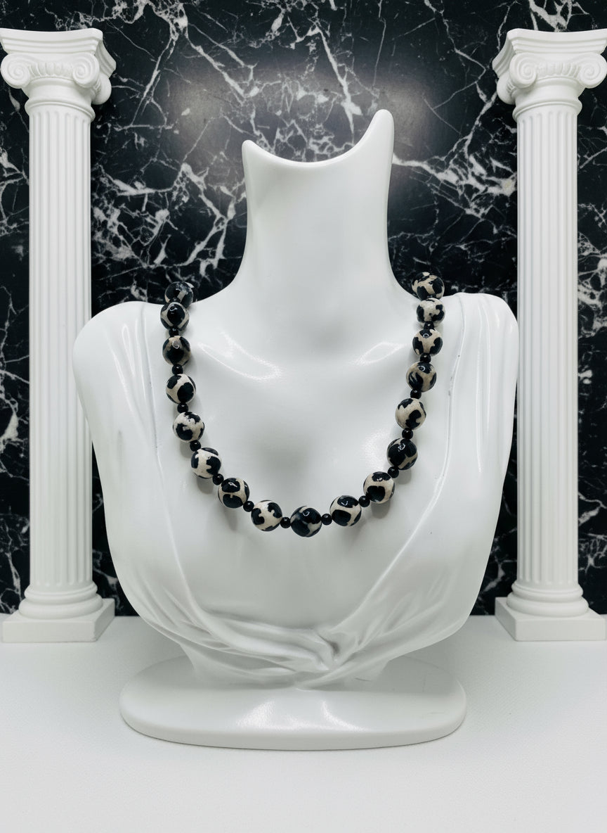 Faceted Tibetan Agate Necklace with Black Onyx Beads