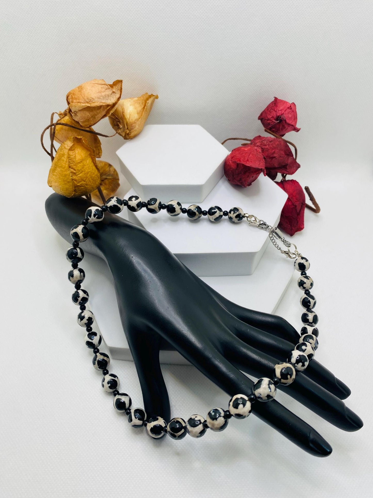 Faceted Tibetan Agate Necklace with Black Onyx Beads