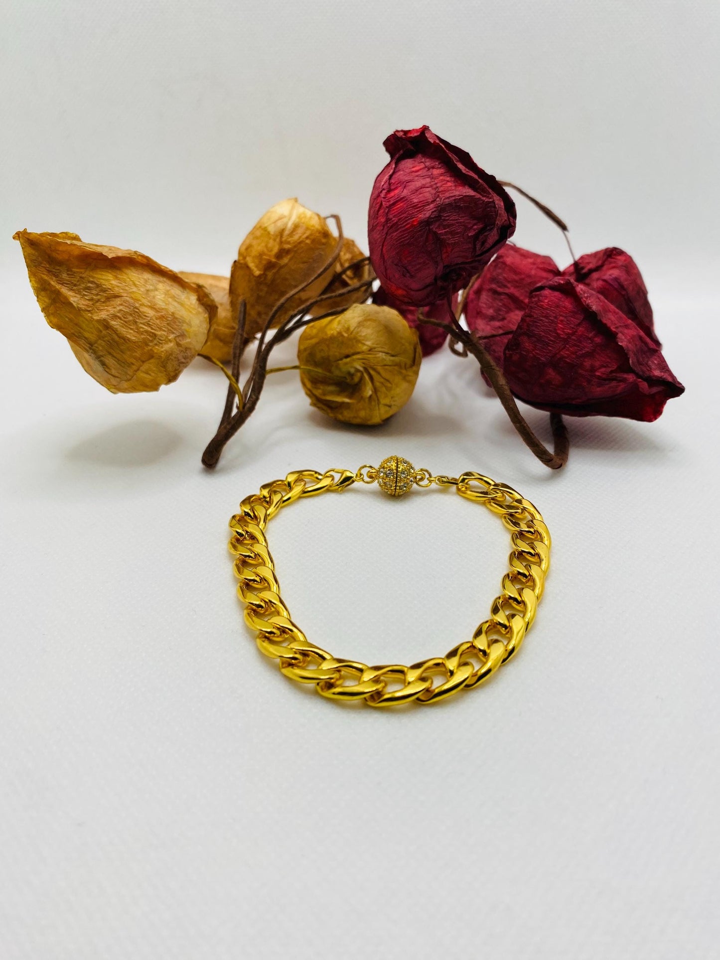 Gold Plated Cuban Link Bracelet: Stainless Steel Magnetic Clasp