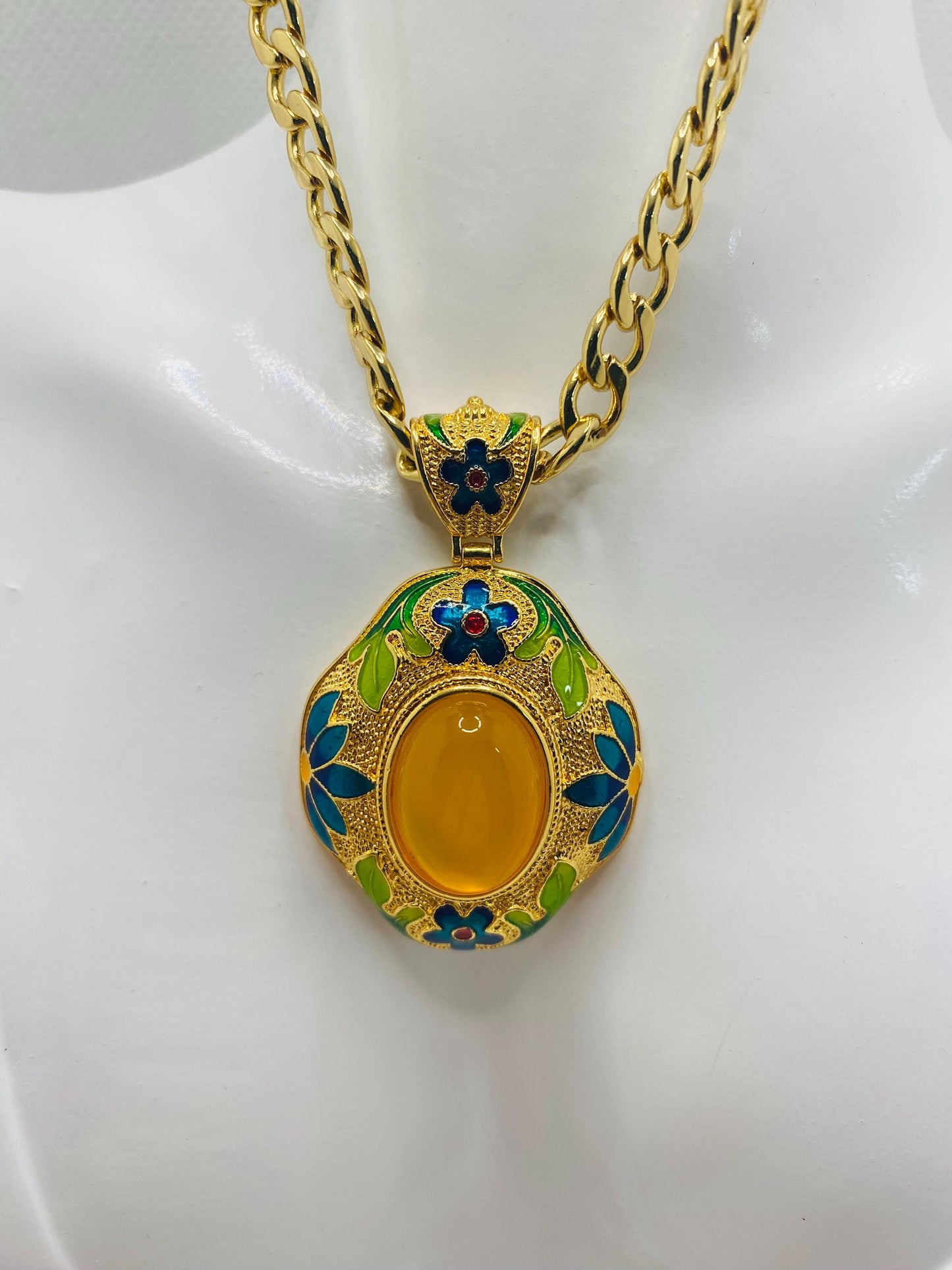 Boho Yellow Agate Pendant Necklace: Gold Plated Cuban Chain