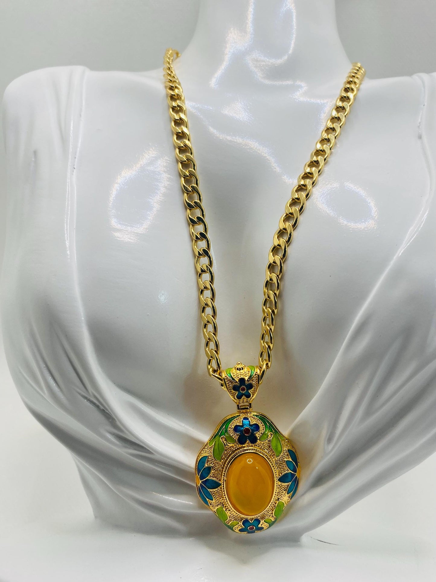 Boho Yellow Agate Pendant Necklace: Gold Plated Cuban Chain