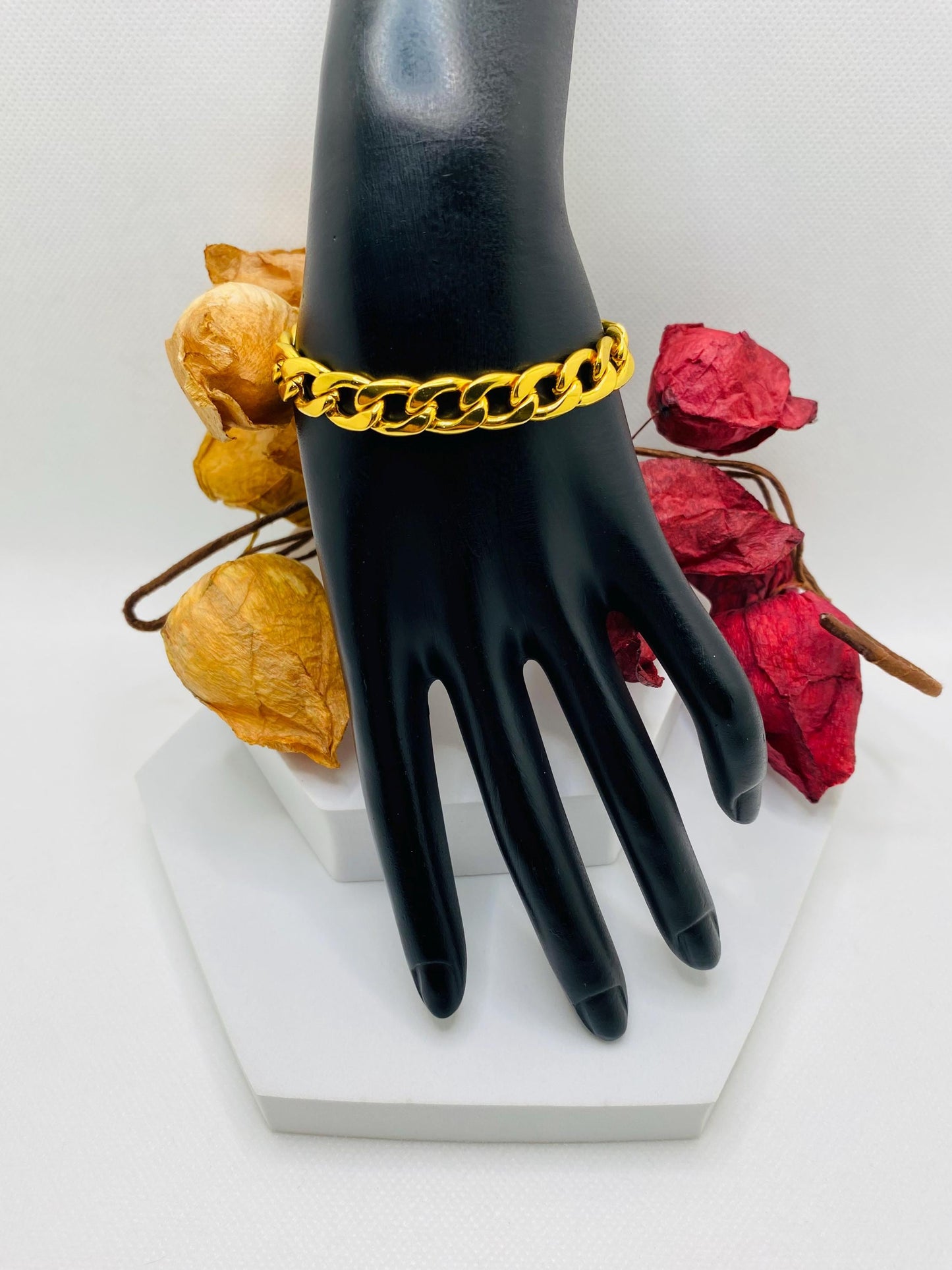 Gold Plated Cuban Link Bracelet: Stainless Steel Magnetic Clasp