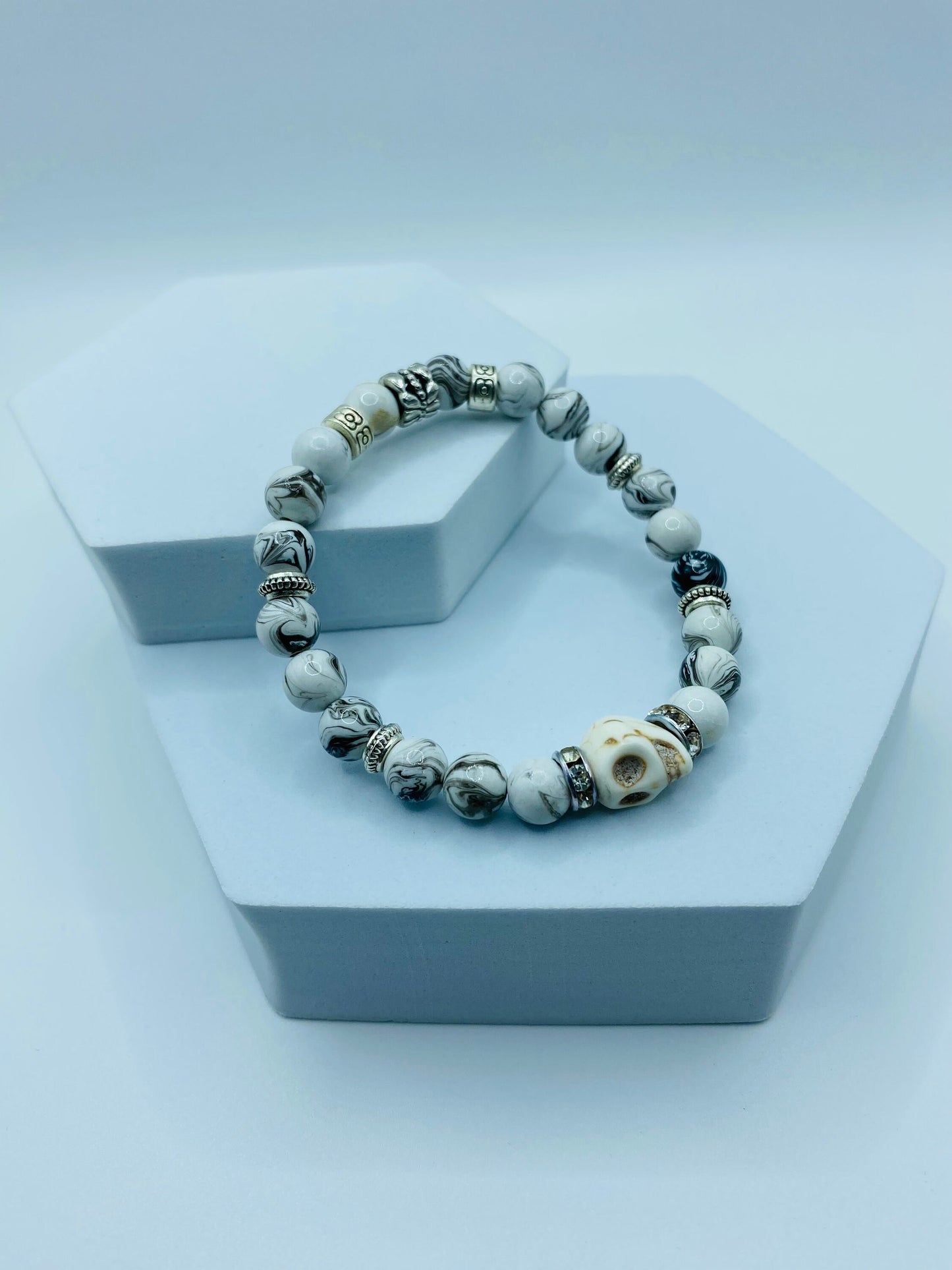Custom Bracelet Day of the Dead Halloween Jewelry, Howlite Gemstone Beads & Skull Beads - Dia de Los Muertos