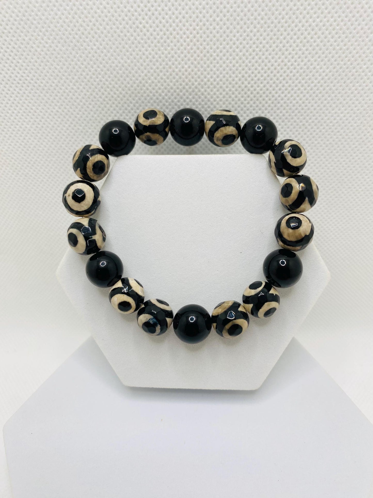 Onyx & DZI Agate Gemstone Beaded Bracelet