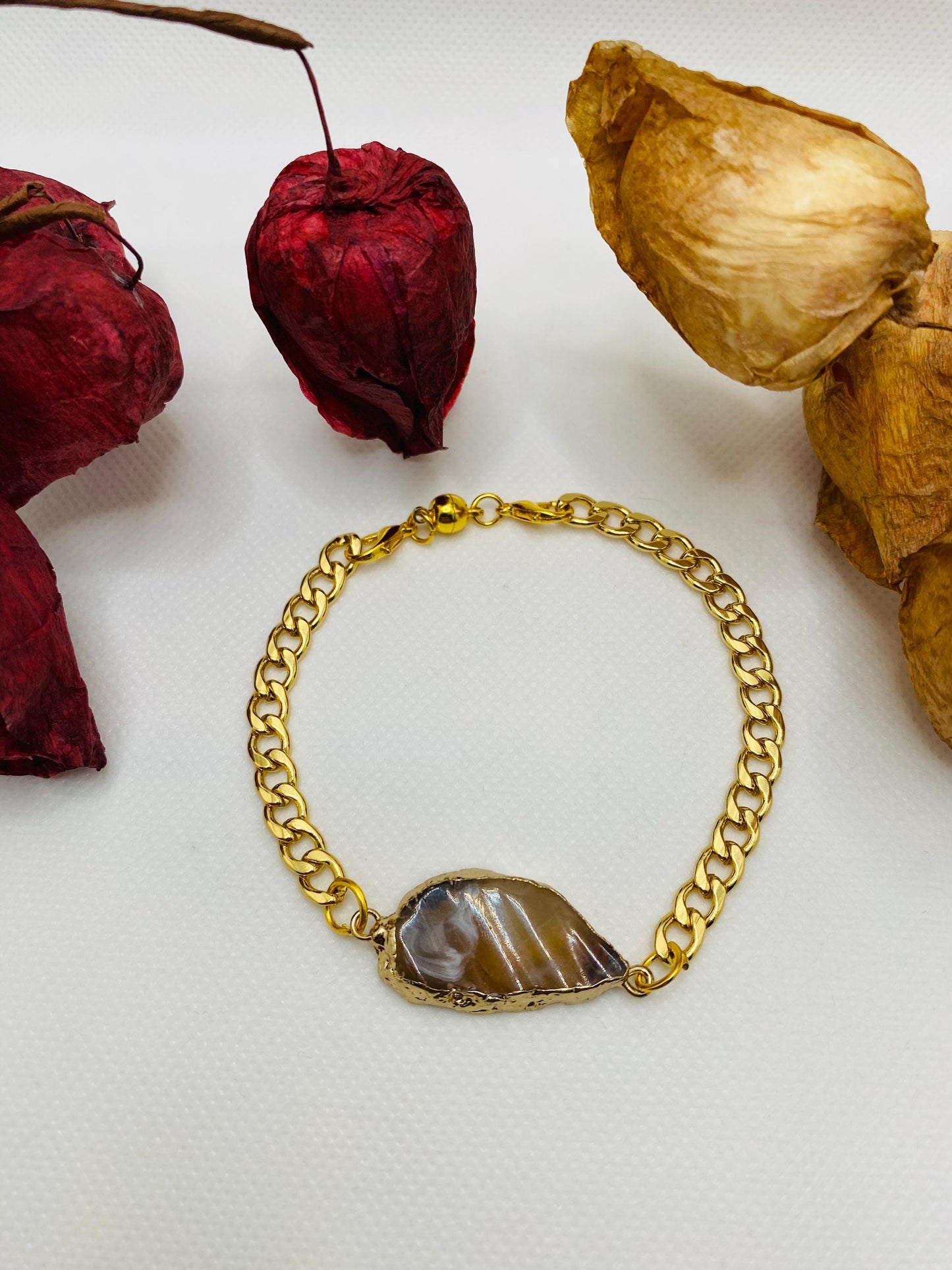 Gold Plated Cuban Link Bracelet: Agate Slice, Magnetic Clasp