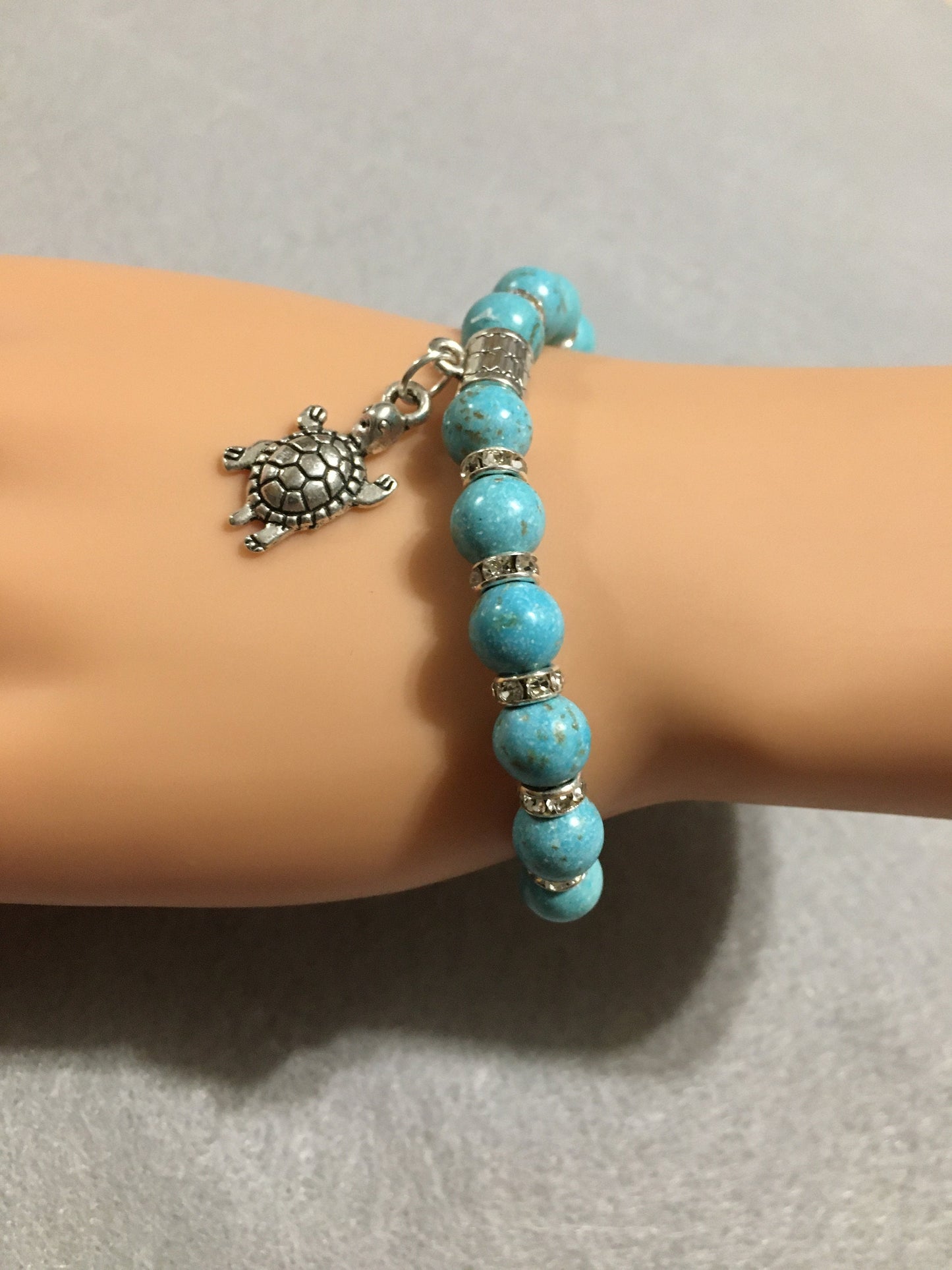 Turquoise Sea Turtle Charm Bracelet: Beaded Gemstone Jewelry