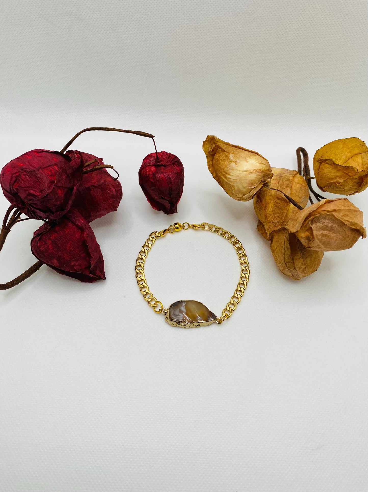 Gold Plated Cuban Link Bracelet: Agate Slice, Magnetic Clasp