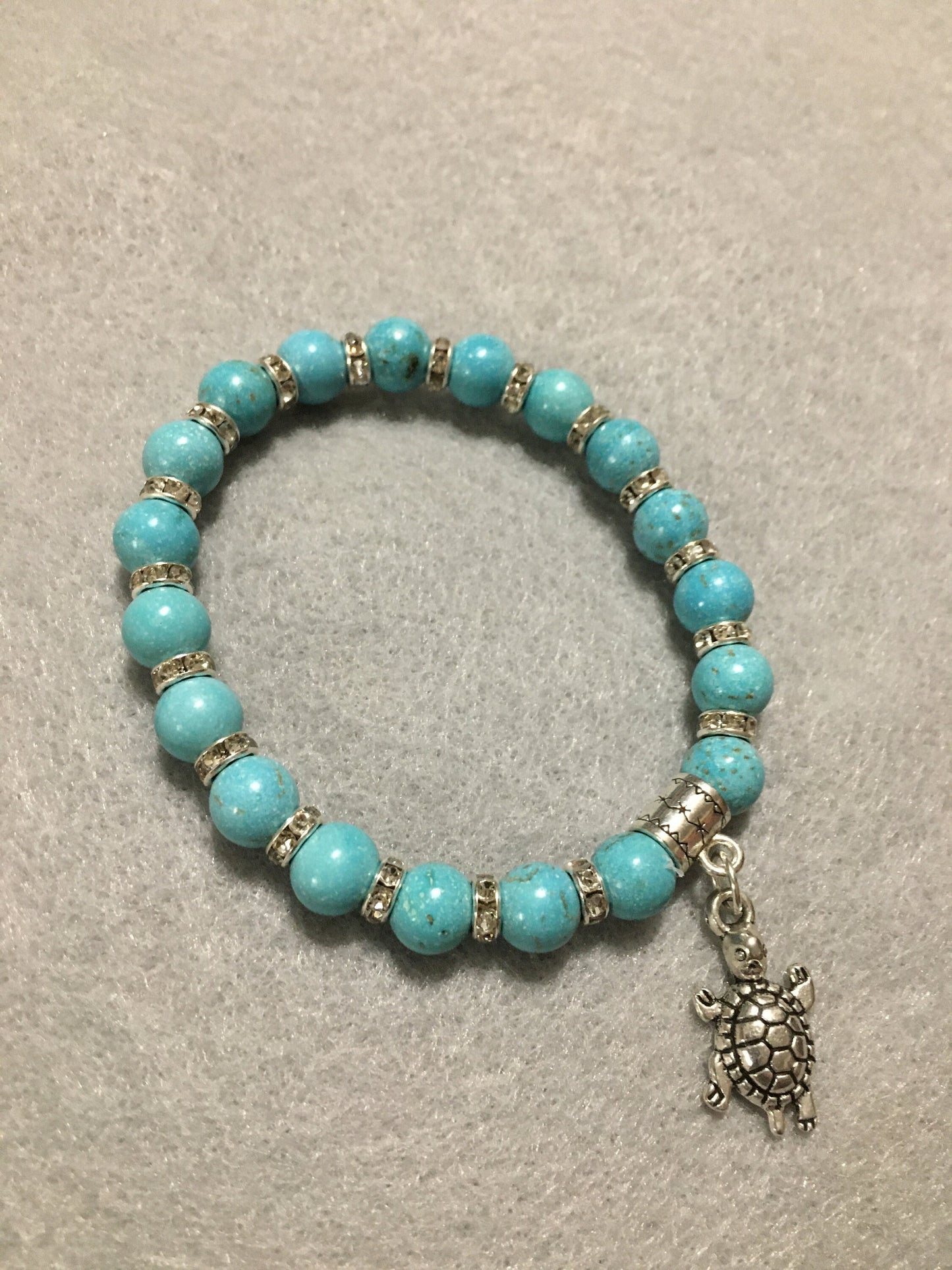Turquoise Sea Turtle Charm Bracelet: Beaded Gemstone Jewelry