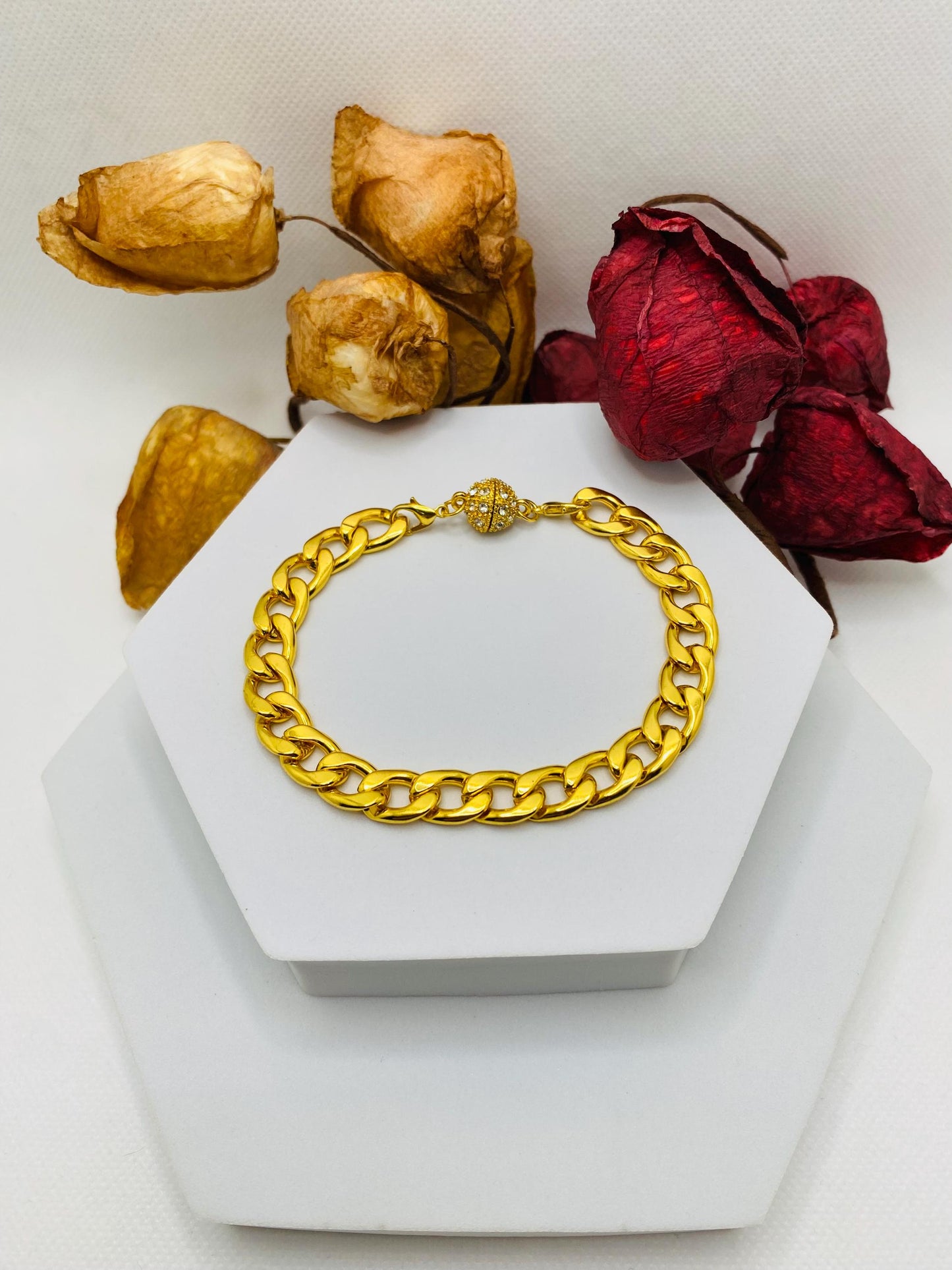 Gold Plated Cuban Link Bracelet: Stainless Steel Magnetic Clasp