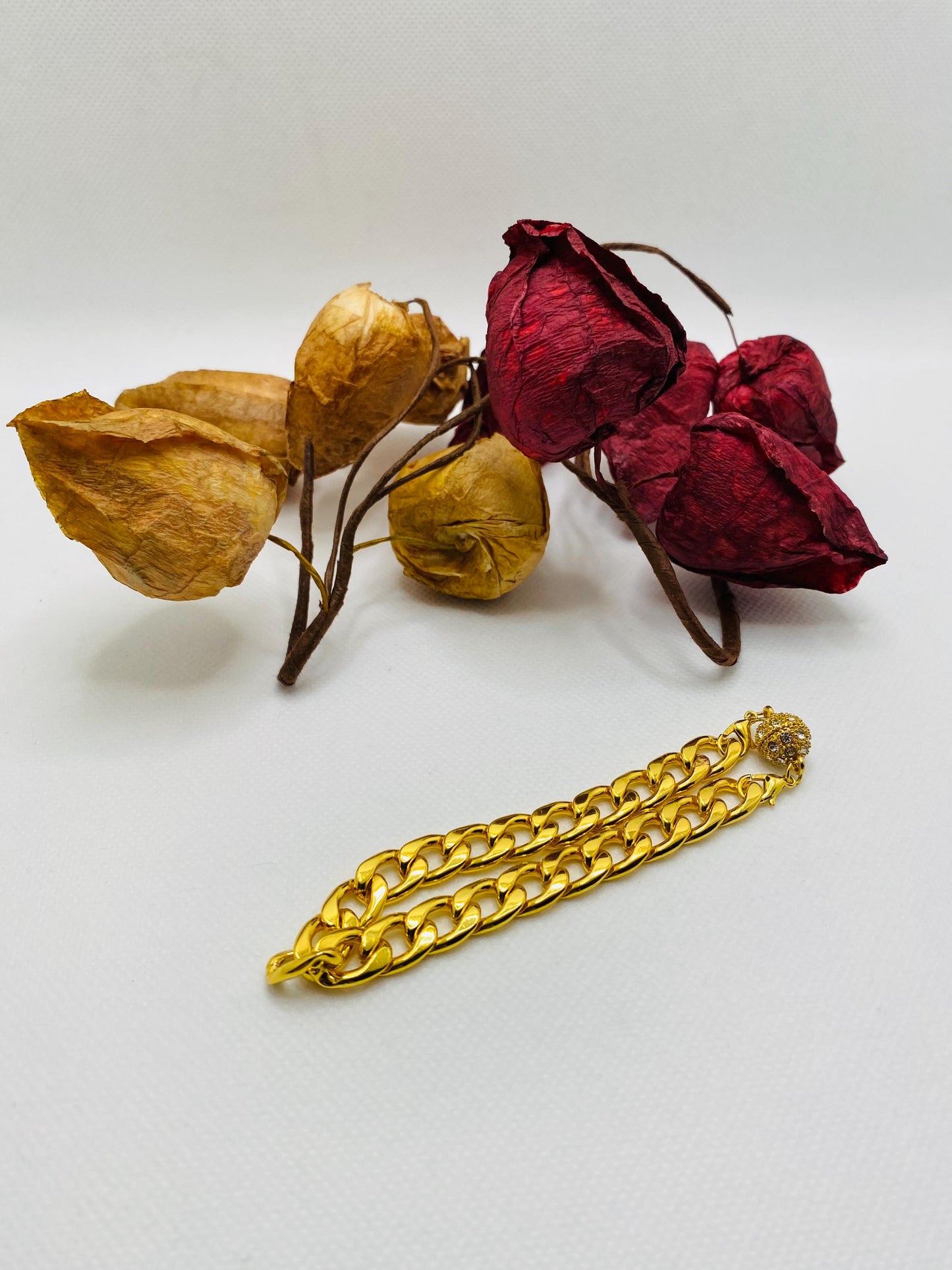 Gold Plated Cuban Link Bracelet: Stainless Steel Magnetic Clasp