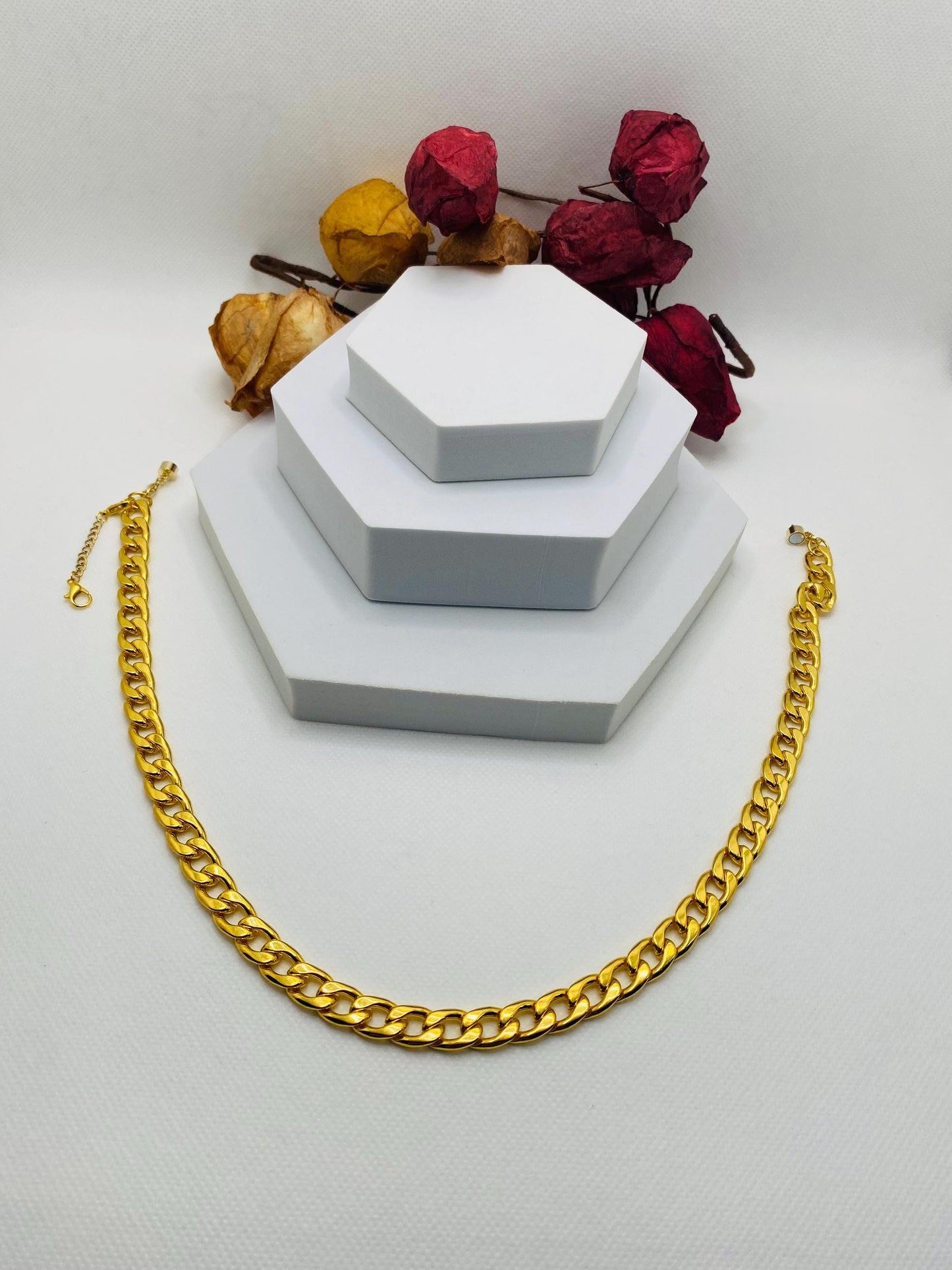 18k Gold Plated Cuban Link Chain Necklace: 9mm Magnetic Clasp