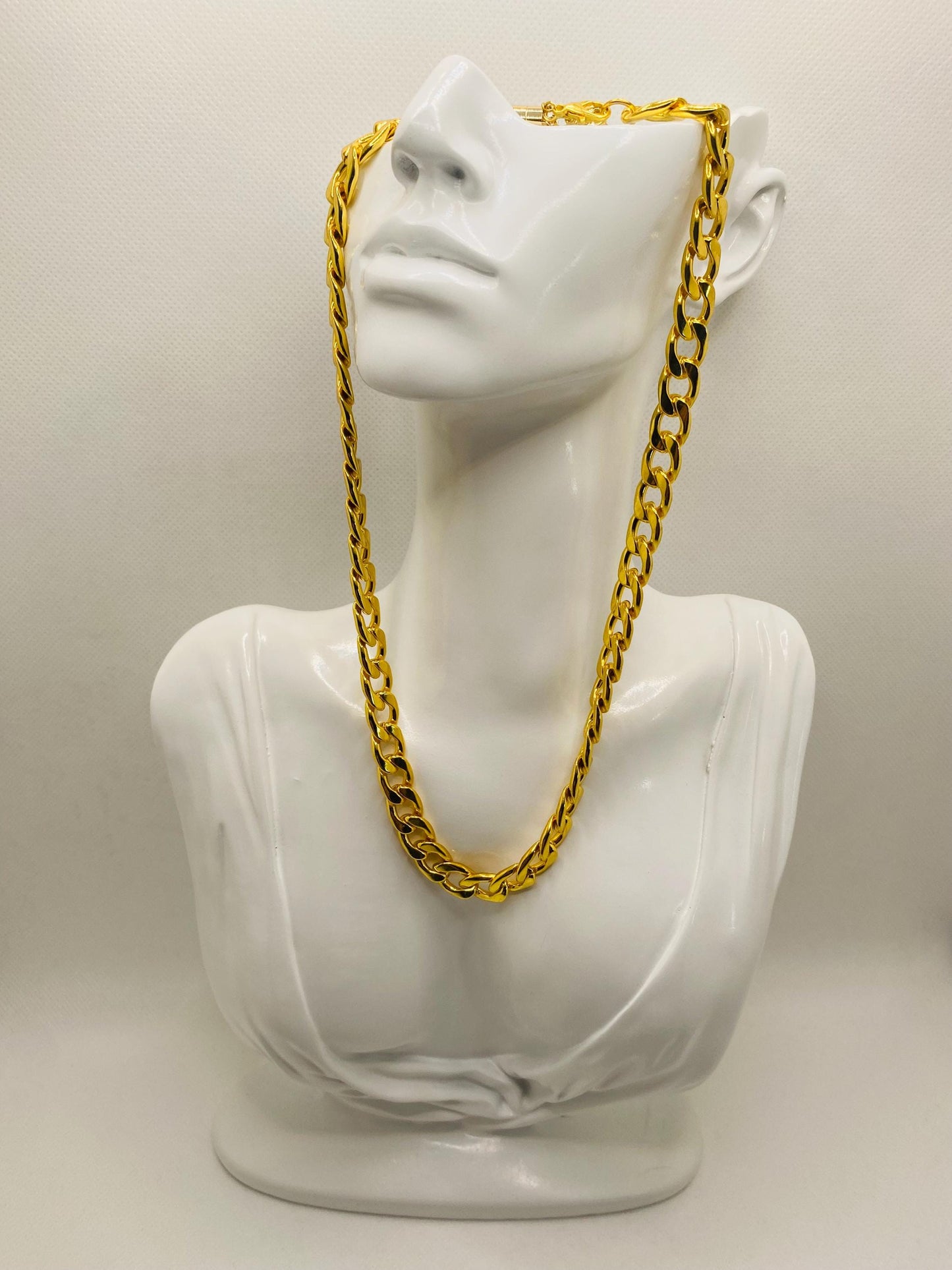 18k Gold Plated Cuban Link Chain Necklace: 9mm Magnetic Clasp