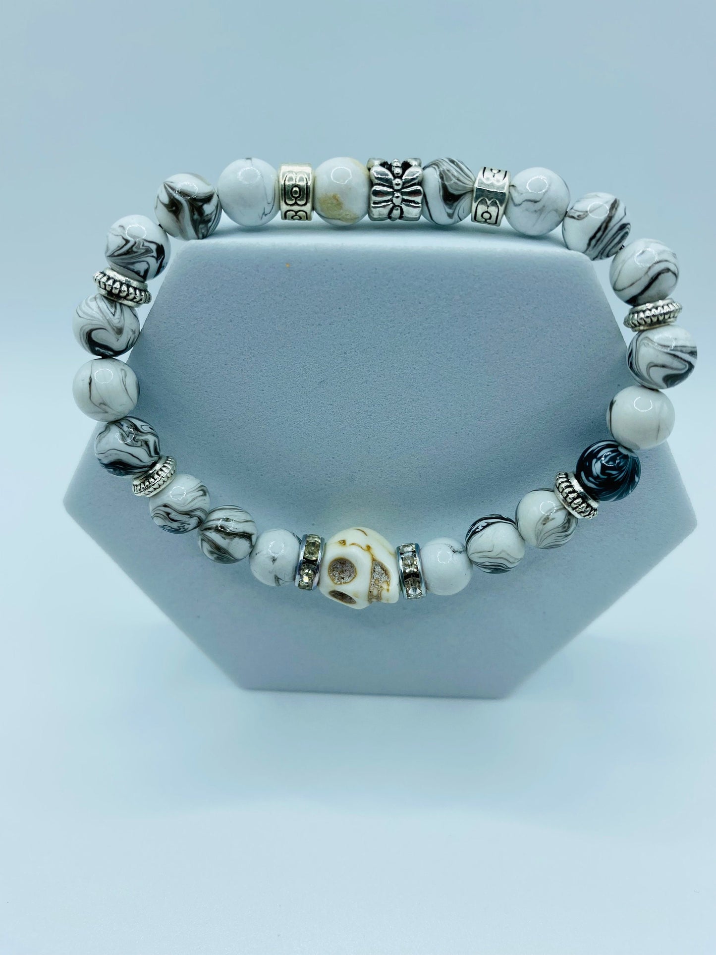 Custom Bracelet Day of the Dead Halloween Jewelry, Howlite Gemstone Beads & Skull Beads - Dia de Los Muertos