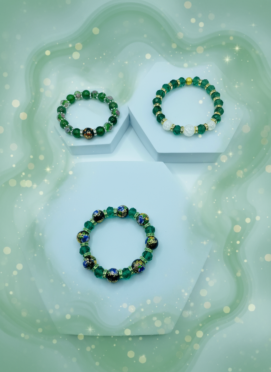 Emerald Green Floral Lampwork Bracelet - Soft Gentle Style