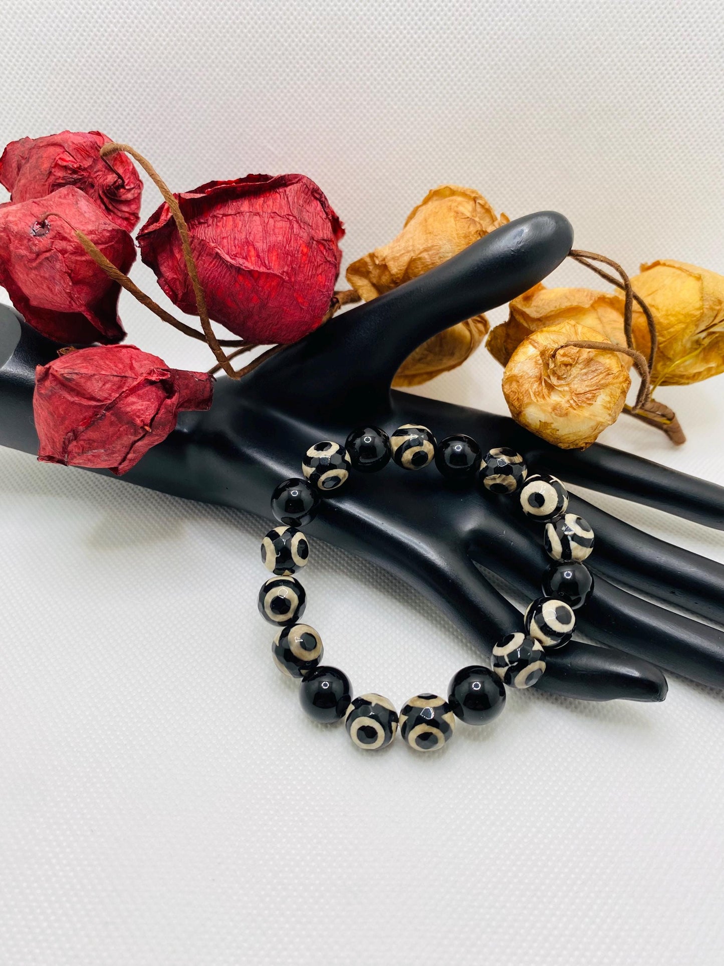 Onyx & DZI Agate Gemstone Beaded Bracelet